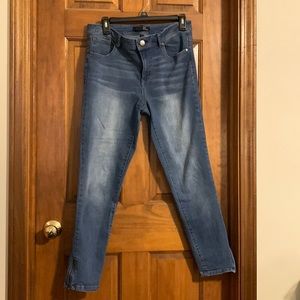 1822 cropped jeans with leg zippers, SZ 12